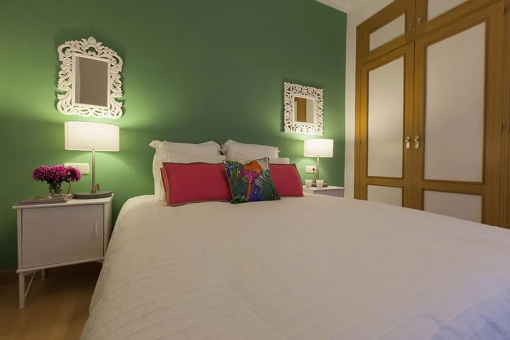 Urbanchic Carreteria Apartment Malaga